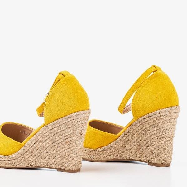 OUTLET Gelbe Espadrilles auf dem Keil Bonita - Schuhe
