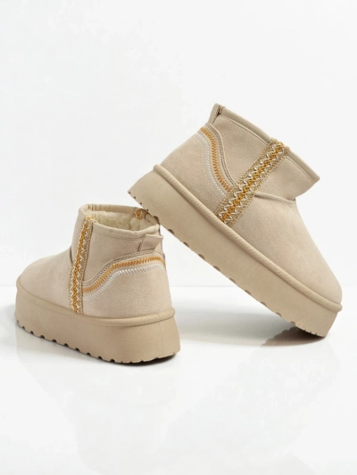 Kurze Damenstiefel a'la Schneestiefel Pravel