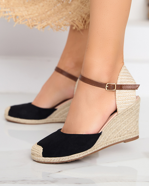 Чорні жіночі екозамшеві босоніжки на танкетці Toleka - Туфлі