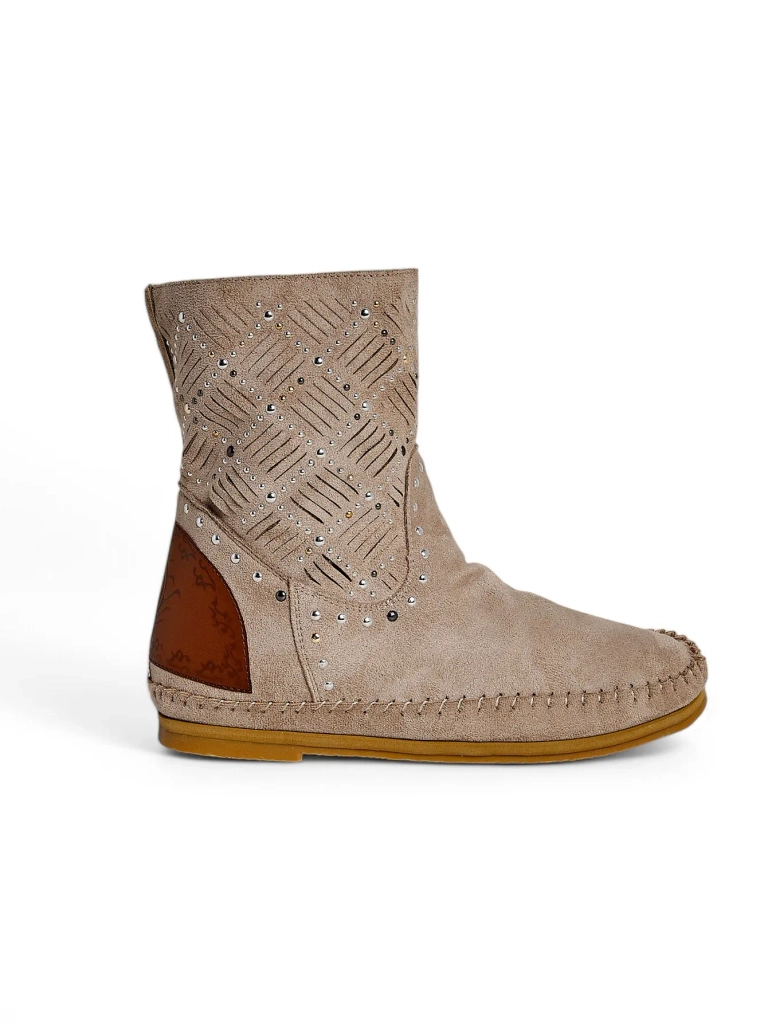 Royalfashion Damen Stiefeletten auf einem niedrigen Wedge mit Nieten im indischen Stil