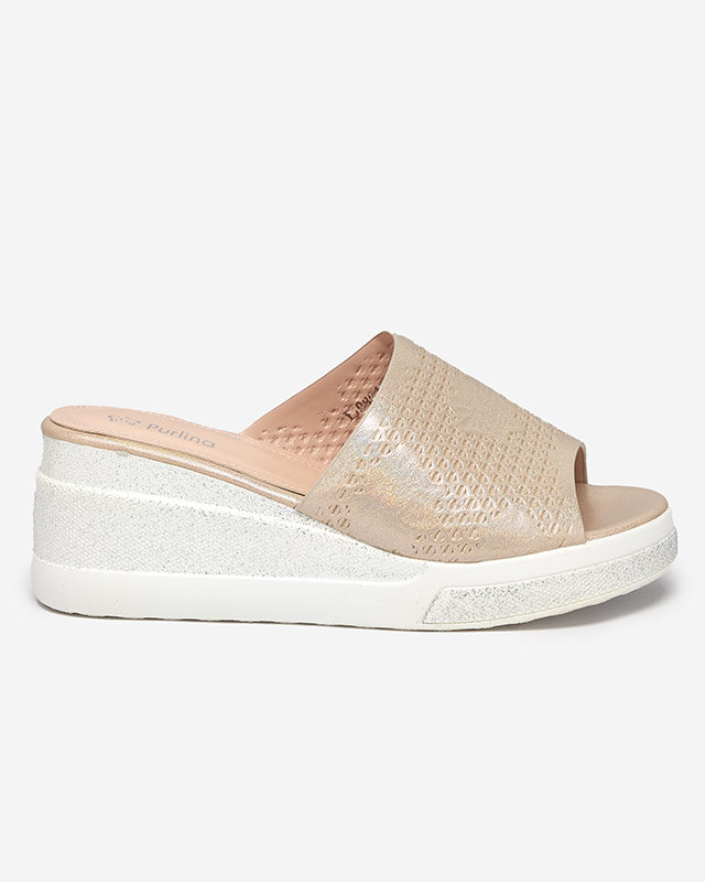 Glänzende beige Damenpantoffeln von Amuki-Shoes