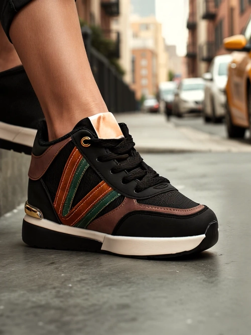 Royalfashion Жіночі спортивні черевики з прихованим каблуком Venixxe