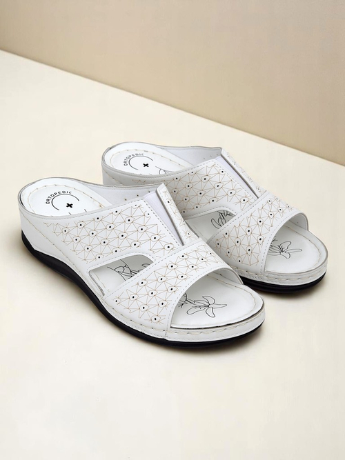 Royalfashion Жіночі шльопанці на товстій підошві Nova Step