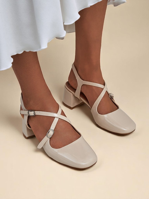 Royalfashion Жіночі туфлі на низьких підборах з декоративними ремінцями Lollita