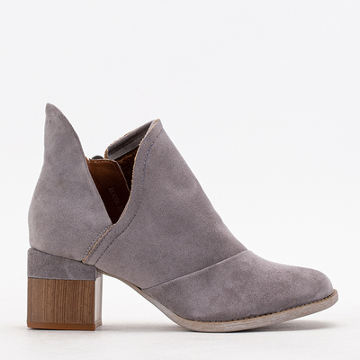 Graue isolierte Damenstiefel am Karela Pfosten - Schuhe