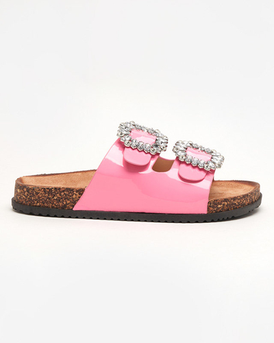 Fuchsiafarbene Damenhausschuhe mit verzierten Schließen. Olimika - Schuhe