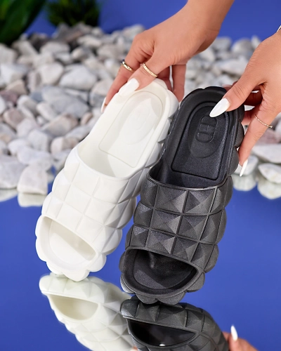Royalfashion Damen Flip-Flops mit Prägung in schwarz Ambeha