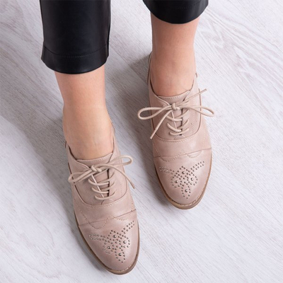 Rosa Schuhe mit flachen Absätzen und Nasennieten - Schuhe 1