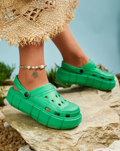 Royalfashion Темно-зелені жіночі гумові шльопанці Kooranza