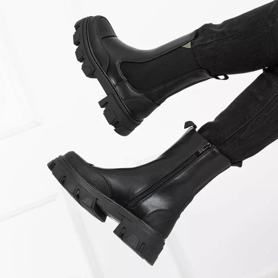 OUTLET Schwarze Damenstiefel auf massiver Rosidi-Sohle - Schuhe