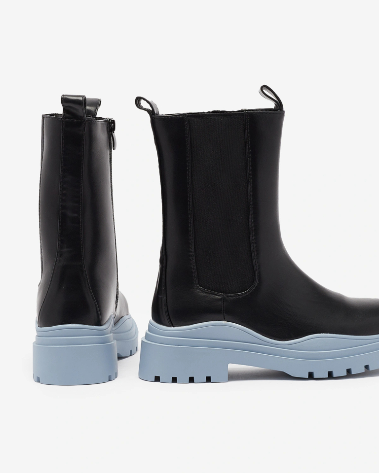 Royalfashion Hohe schwarze Damenstiefel mit blauer Sohle Beerus