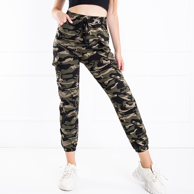Dunkelgrüne Damen Jogginghose mit Camo-Muster - Kleidung