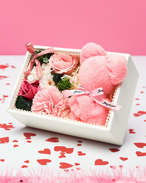 Royalfashion Flowerbox Blumen in einer Box mit einem Teddybär