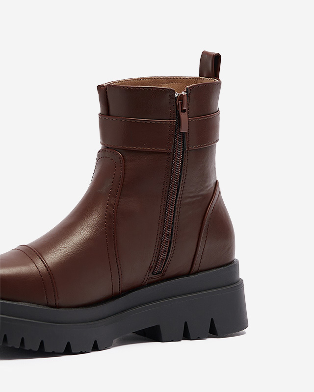 Dunkelbraune Damenstiefel mit Schnalle Utilas - Footwear