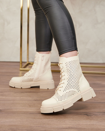Beige Damenstiefel mit Lochmuster und flachem Absatz Rolika - Footwear