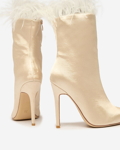 Royalfashion Beige Damen Federstiefel Wenelika