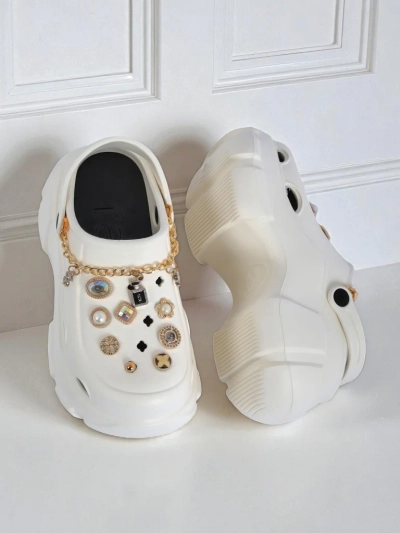 Caligae Aurelia Bianca Sandalen mit Chain-Verzierungen im Glamour-Stil