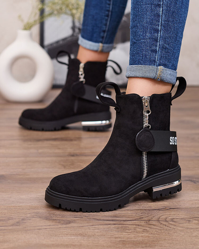 Royalfashion Schwarze Stiefel aus Öko-Wildleder mit Riemen und Reißverschlüssen Redmisala