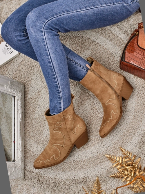 Жіночі ботильйони-ковбойки Velvet Ash – на підборах