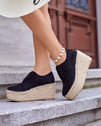 Чорні туфлі на танкетці від Jakaia- Shoes