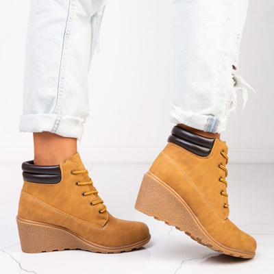 Коричневі ботинки з чорною вставкою Marona - Взуття