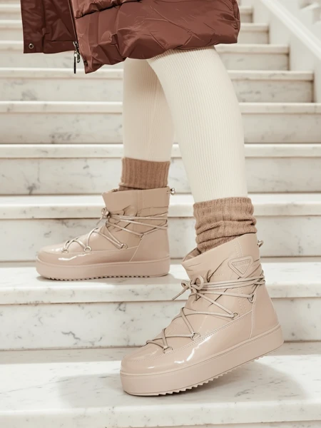 Royalfashion Damen-Schlupfstiefel a'la Schneestiefel in Hellbraun Vevnose