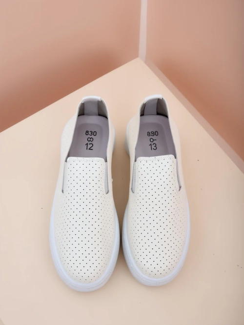 Royalfashion Жіночі перфоровані спортивні черевики Musio