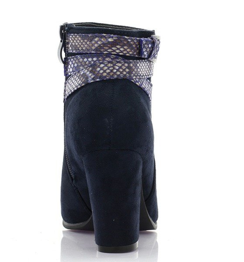 Granatowe botki z paskiem - Obuwie