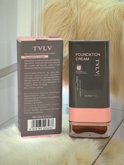 TVLV Mattierende Gesichtsfoundation im Stiftformat mit integriertem Pinsel Warm Beige