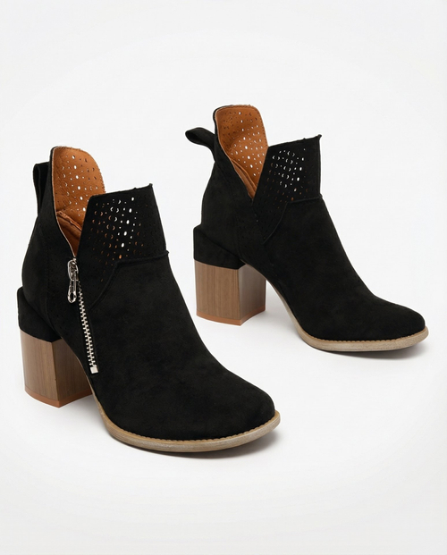 Royalfashion Чорні ажурні чоботи на шпильці Veviret