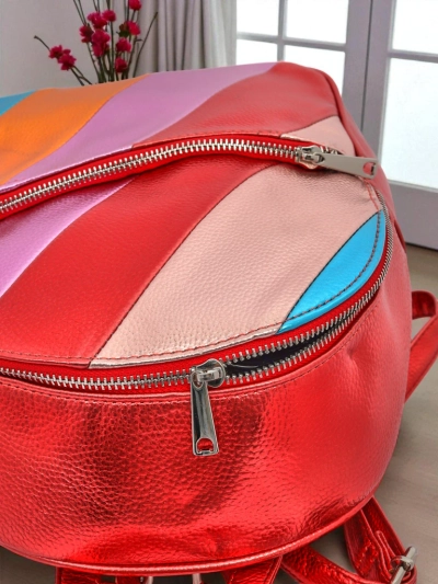 Royalfashion Damenrucksack aus Ökoleder mit Streifen Metallic Stripes