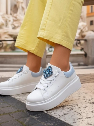 Aurelia Bianco – Weiße Damen-Plateau-Sneakers mit Glamour-Verzierung