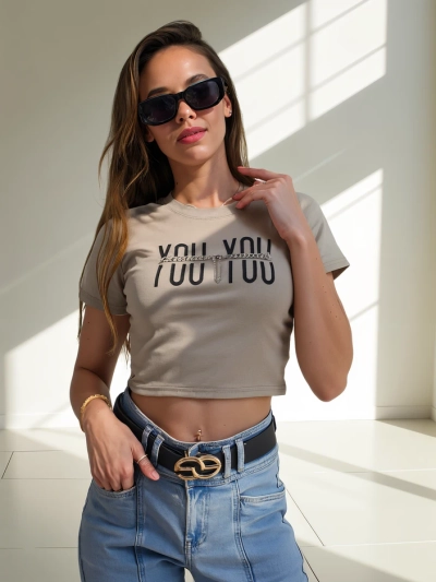Royalfashion Жіноча бавовняна кроп-топ з написом