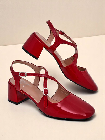 Royalfashion Damenschuhe mit niedrigem Absatz und dekorativen Riemchen Lollita