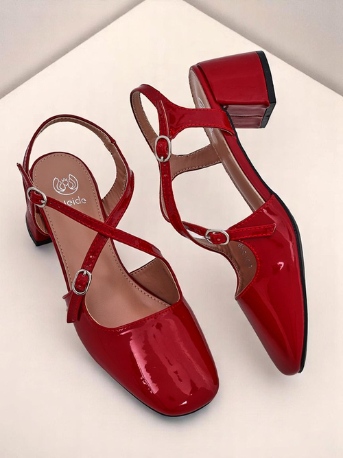 Royalfashion Жіночі туфлі на низьких підборах з декоративними ремінцями Lollita