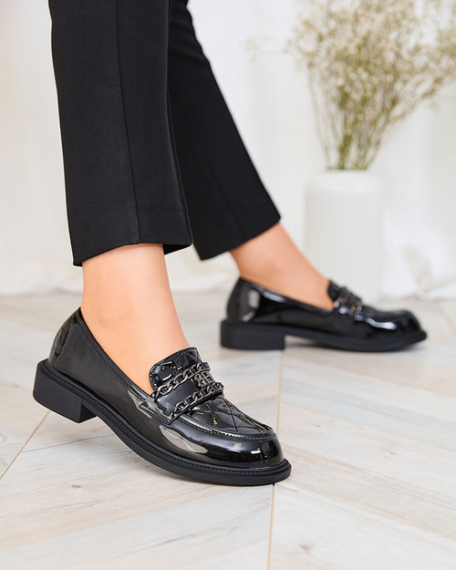 Royalfashion Лаковані чорні мокасини зі стьобаним носом Kusanna