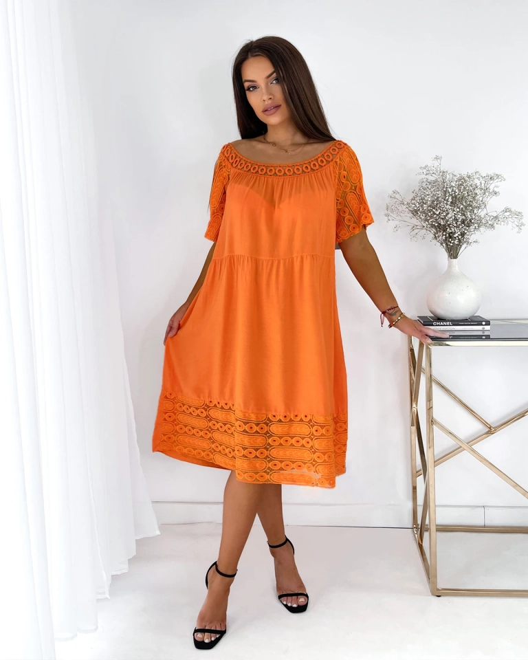 Royalfashion Orangefarbenes Damenkleid mit Spitzeneinsätzen