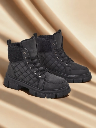 Royalfashion Schwarzer isolierter Damen-Trapper-Stiefel Hogenaf