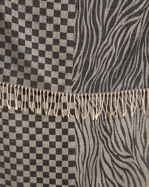 Жіночий легкий шарф з візерунком Royalfashion сірого кольору