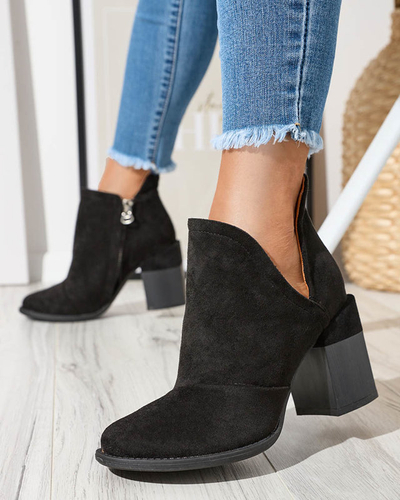 Damenstiefel am Pfosten mit Ausschnitten in Schwarz. Encura- Footwear