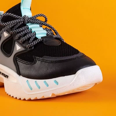 OUTLET Schwarze Herren-Sneaker mit mintfarbenen Gain-Elementen - Schuhe