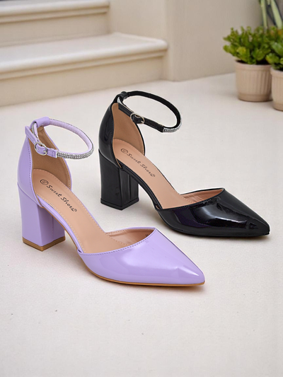 Royalfashion Damenschuhe aus Lackleder mit einem mit Strass verzierten Riemen Furoni