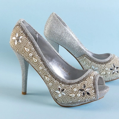 OUTLET Silberfarbene Damenbrokatpumps mit Zirkonen und Gitana-Perlen - Schuhe