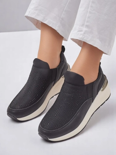 Royalfashion Жіночі спортивні туфлі в стилі сліп-он з стразами Elera