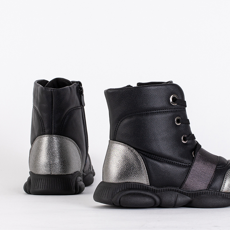 Schwarze Kinderstiefel mit silbernen Einsätzen Kaliaso - Schuhe