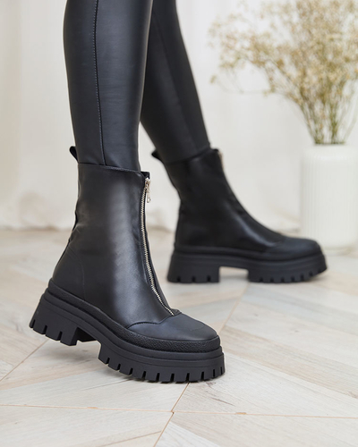 Royalfashion Damenstiefel mit flachem Absatz in Schwarz Viatee