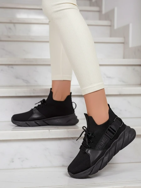 Esmeralda Schwarze Sneakers mit flachem Absatz