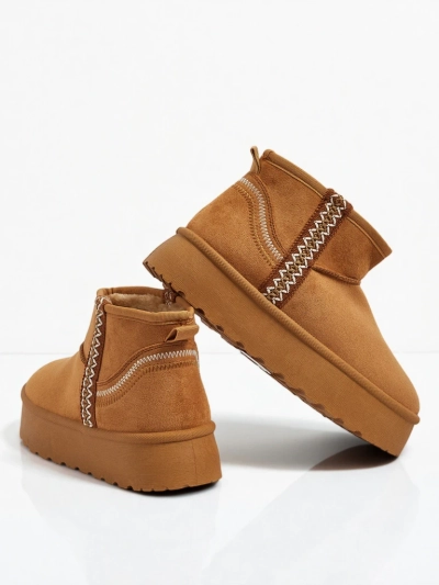 Kurze Damenstiefel a'la Schneestiefel Pravel