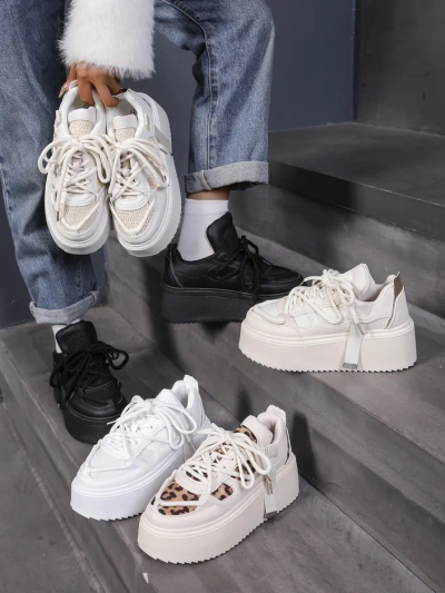 Royalfashion Sport-Sneaker für Damen auf einer Plattform Aeroll