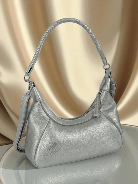 Royalfashion Kleine Damenhandtasche aus Öko-Leder mit dekorativem Riemen Lacquea